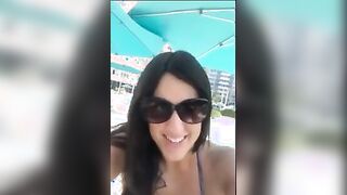 Claudia Romani hot in bikini al mare