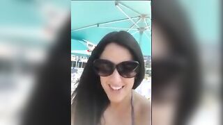 Claudia Romani hot in bikini al mare