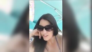 Claudia Romani hot in bikini al mare