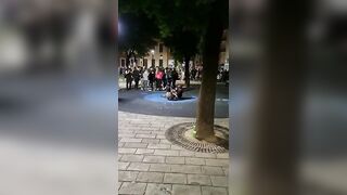 Ragazze italiane nude in strada