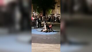 Ragazze italiane nude in strada