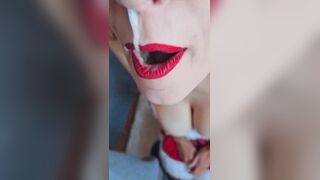 Pompino pov fidanzata italiana con occhiali sborrata in faccia