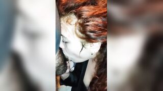 Pompino fidanzata coi capelli rossi