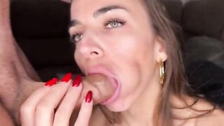 Guardate come succhio il cazzo e ditemi se vi piace