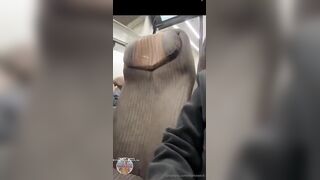 Vieni nel bagno del treno che ti faccio un bel pompino