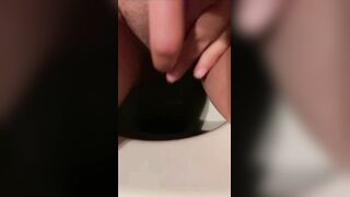 Ditalino moglie in bagno