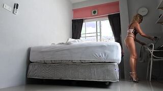 Moglie italiana casalinga tettona fica nuda