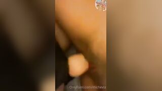 Bionda scopa amica con strap on a pecorina OF