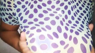 Studentessa 20 enne si tocca le tettone