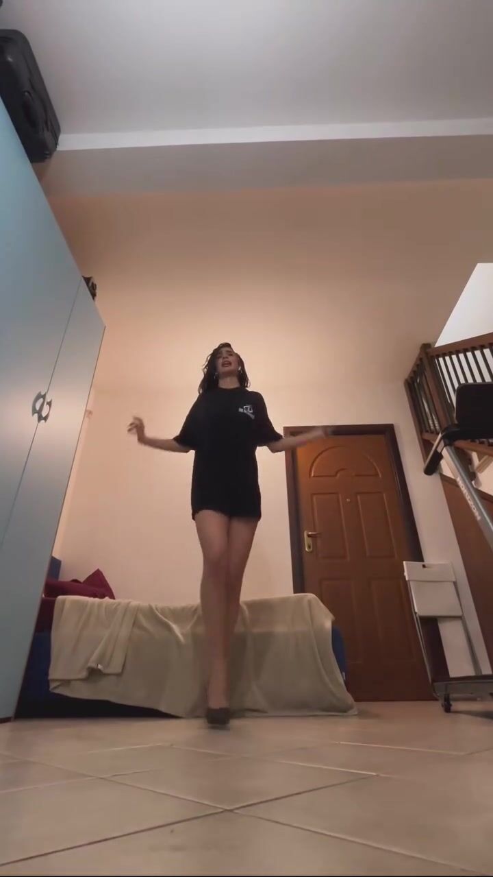 Martina Miliddi balletto hot