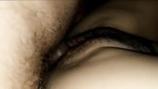 20 cm di carne nella sua fica pelosa