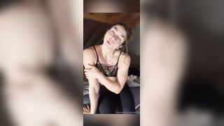 Joi amatoriale ragazza muscolosa italiana OF