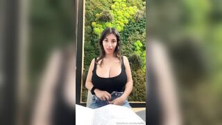 Diciottenne italiana OF con due tette imperiali