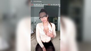 Giulia sexy professoressa si masturba OF