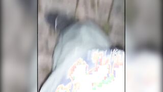 Amica zoccola mi aiuta a sborrare con una sega e pompino