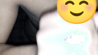 Amica zoccola mi aiuta a sborrare con una sega e pompino