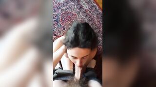 Pompino fidanzata italiana con footjob e sborrata in faccia