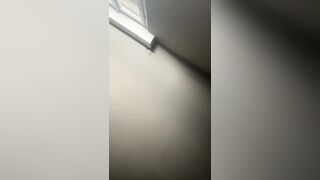 Ti faccio un bocchino e tu non sai reggere un cellulare del cazzo e riprendere?