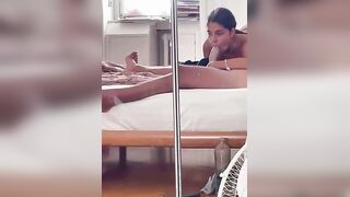 Pompino fidanzata allo specchio