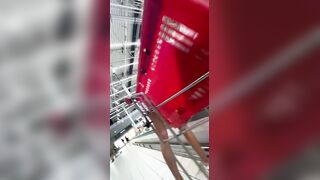 La porca esibizionista di mia moglie al supermercato