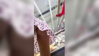 La porca esibizionista di mia moglie al supermercato