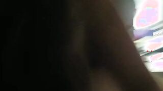 Footjob amatoriale e pompino moglie porca