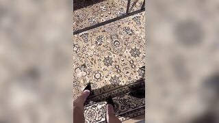 Ambra e Paolina sottomessono un fan e si fanno scopare Porno fetish Calippo tour