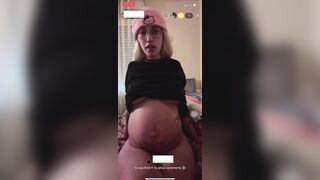 No ancora il latte non è arrivato - Teen italiana incinta OF