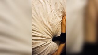 Moglie in gang bang scopata in doppia da due bulls