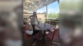 Il cornuto è al mare e io mi faccio inculare dal suo amico