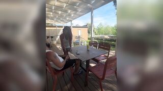 Il cornuto è al mare e io mi faccio inculare dal suo amico