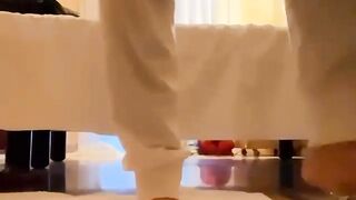 Ragazza con belle tette si masturba