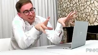 Casting Korinha scopata da nerd