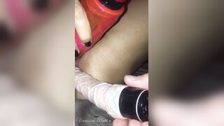 Moglie doppia penetrazione con due dildo