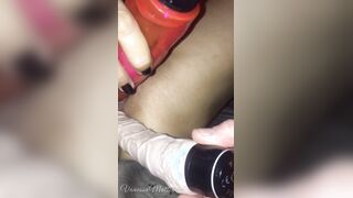 Moglie doppia penetrazione con due dildo