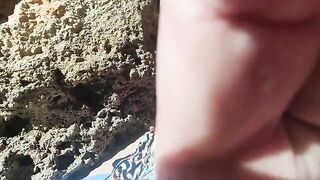 Pompino in spiaggia coppia nudista