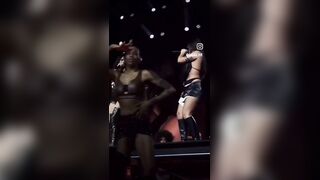 Elodie e Gaia  in concerto gran gnocche