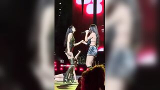 Elodie e Gaia  in concerto gran gnocche