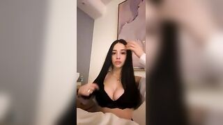 Chloe 18enne italiana fica si masturba OF