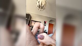 Il coinquilino guardone ci sente scopare e si unisce per un trio MMF