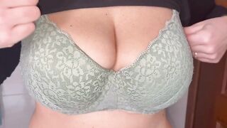 Le belle tette di mia moglie