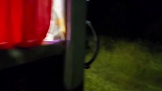 Pompino e masturbazione coppia italiana nel parcheggio in camper