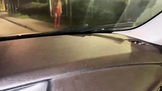 Pompino e scopata in auto con prostituta tettona troia