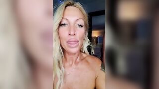 Volete vedere come mi spacca il culo?