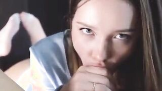 Occhioni belli pompino con sborrata