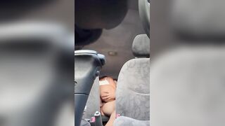 Fidanzati scopano in macchina