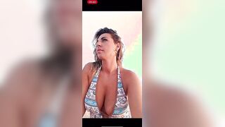 In romagna si sta bene - Alla Milf scappa fuori la tette