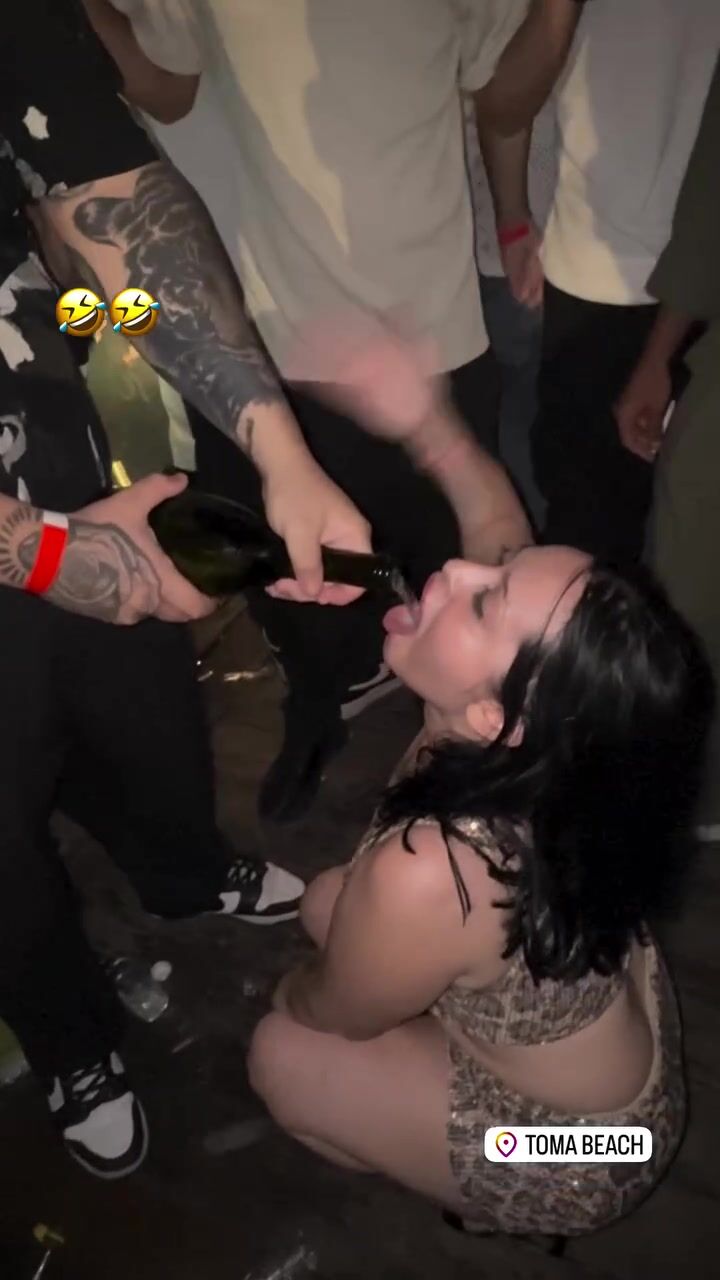 Zoccoletta napoletana in discoteca