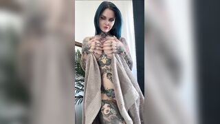 Riae spogliarello suicide tettona italiana OF New