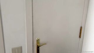 Giulia Vaneri - Threesome con due amici porci OF